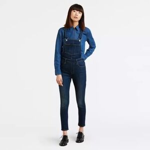 Levi's Women's Skinny Overalls Dark Denim Colored Size 25